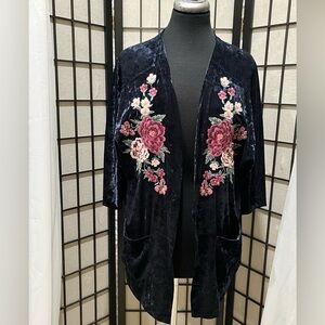 American Eagle Outfitters DARK BLUE VELVET FLORAL EMBROIDERED SHORT KIMONO XS